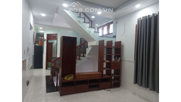 7 tỷ-Mặt tiền kinh doanh sầm uất -Gần Vincom Lê Văn Việt-112m2(5*27)-4 tầng mới cứng.